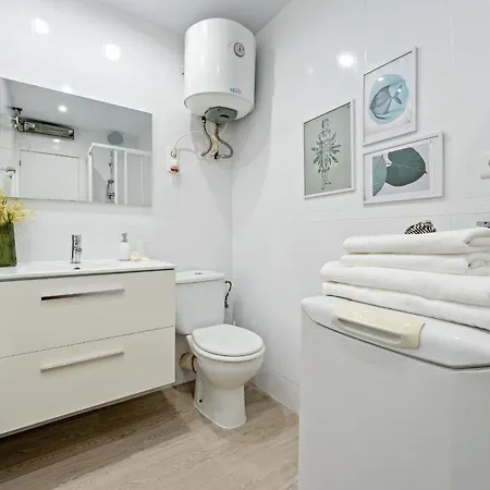 Hauzify I Sunshine Apartment *